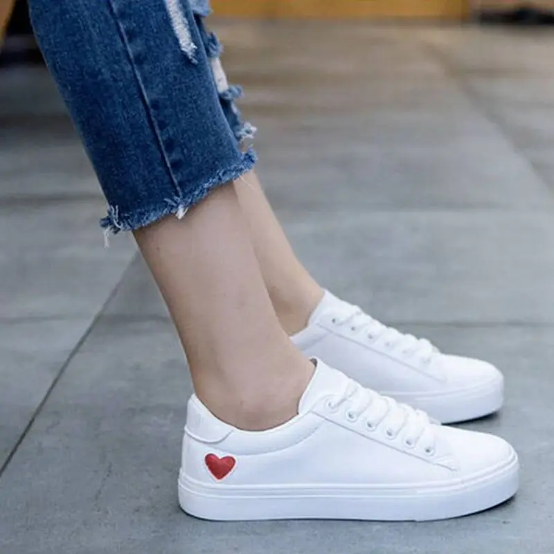 

LOOZYKIT Women Casual Flats Heart Lace-up Fashion Female Spring/autumn Shoes Solid White Sneakers Women Canvas Shoes Casual
