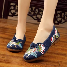 Тканевая обувь с вышивкой в этническом стиле; женские лоферы на плоской подошве; Повседневные балетки без застежки; женская обувь