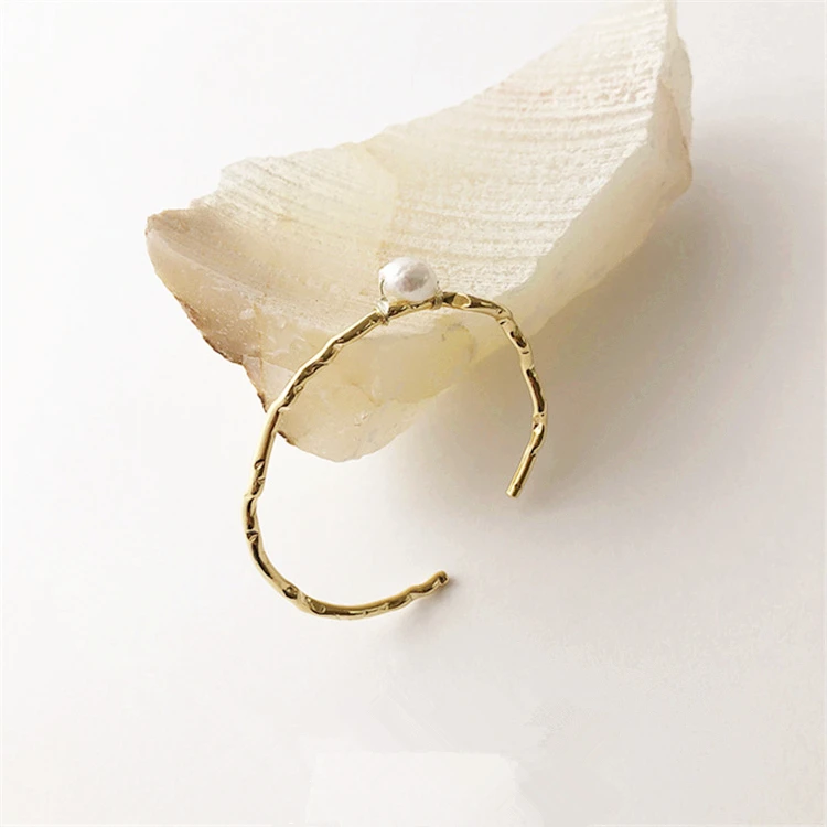 HUANZHI корейский натуральный пресноводный жемчуг C Форма офисный стиль ювелирные изделия открытие браслет для женщин девочек свадебный браслет