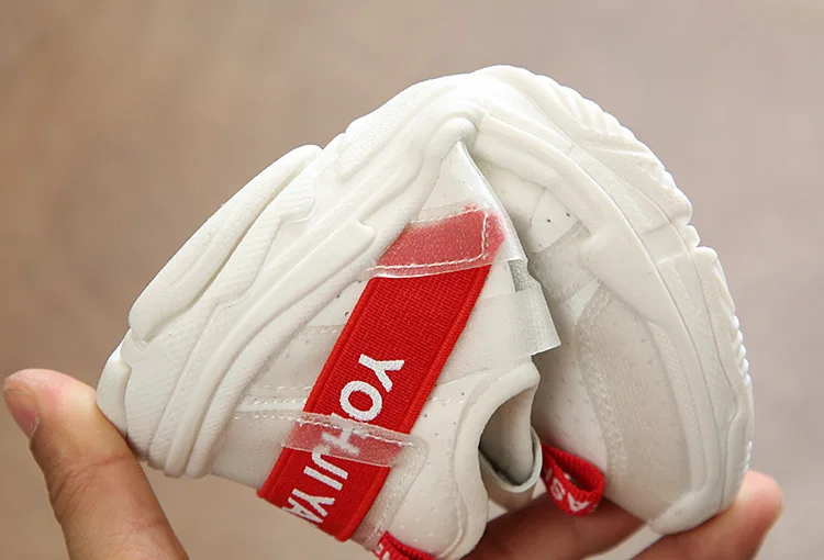 Детская спортивная обувь для мальчиков, сетчатая дышащая Новинка года, летняя Корейская белая обувь для девочек, сетчатая Беговая обувь, кроссовки для мальчиков