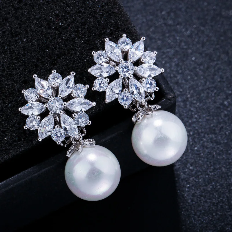 CWWZircons Designer CZ Crystal Flower Pearl No Hole Earrings for Women Fashion Jewelry Ear Clip On Non Pierced Earring CZ408 3