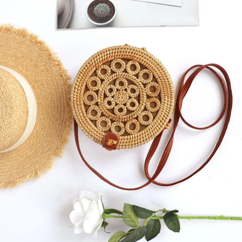 

2019 Bohemian Rattan Woven Shoulder Bags For Women Retro Knitting Straw Round Shoulder Bag Summer Beach Style Crossbody Handbags
