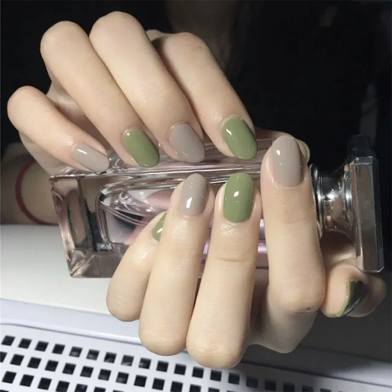 

24pcs Ins Style Light Grey Green Color Ladies Sweet Fake Nails DIY Fashion Nail Short Round Artificial Nails With Glue Sticker