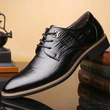Мужская деловая модельная обувь в крокодиловом стиле; дышащие Туфли-оксфорды из натуральной кожи; модные мужские свадебные туфли на плоской подошве с острым носком