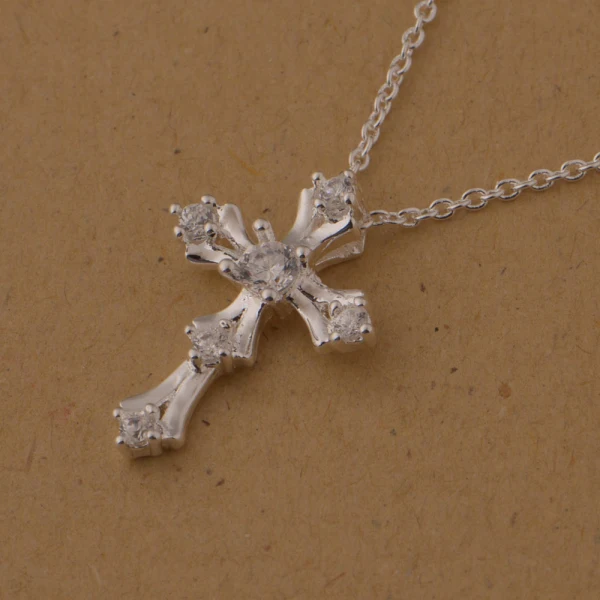 Дизайн серебряный шарм крест кулон ожерелье с AAA циркон Белый Красный Фиолетовый Модные украшения свадебный подарок
