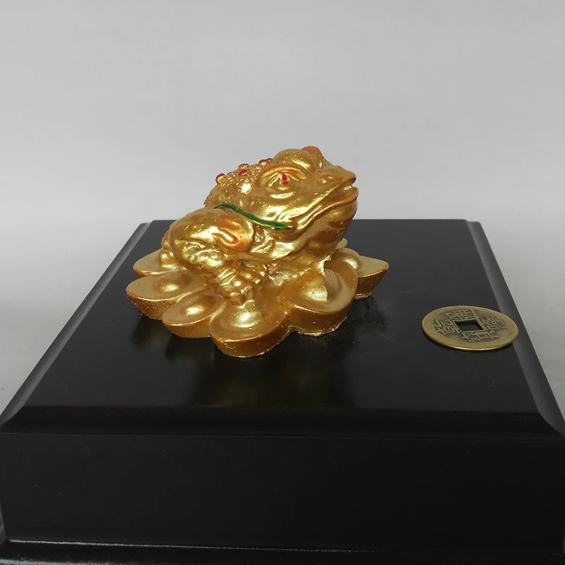 

2017 HOT Sales New Golden Three Legs Frog Lucky Toad Statue Home Decoration Feng Shui for Fortune