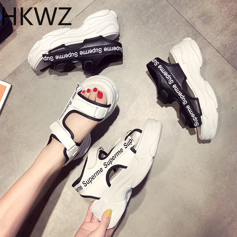 

Women's platform sandals summer 2019 new wild student muffin platform sports beach sandals non-slip wedges 5cm gladiator sandals
