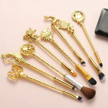 

8pcs/Set Movie Game Thrones Makeup Brushes Set Badge/Fish/Lion/The Sun Makeup Cosmetic Brush Kit Eyebrow Concealer Brush Tool