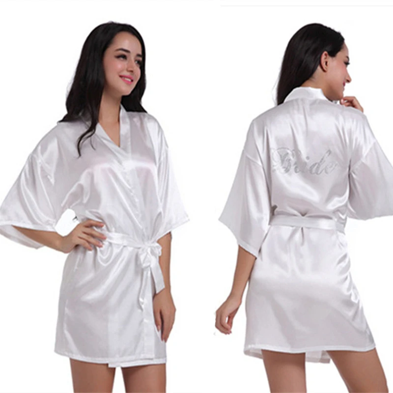 robe blanche satin courte