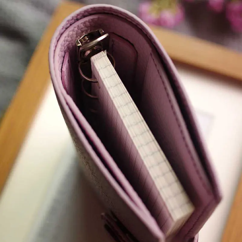 Presell Yiwi Фиолетовый Натуральная кожаные кольца планировщик блокнот A7 карманный органайзер для повязки коровьей Дневник Журнал Sketchbook