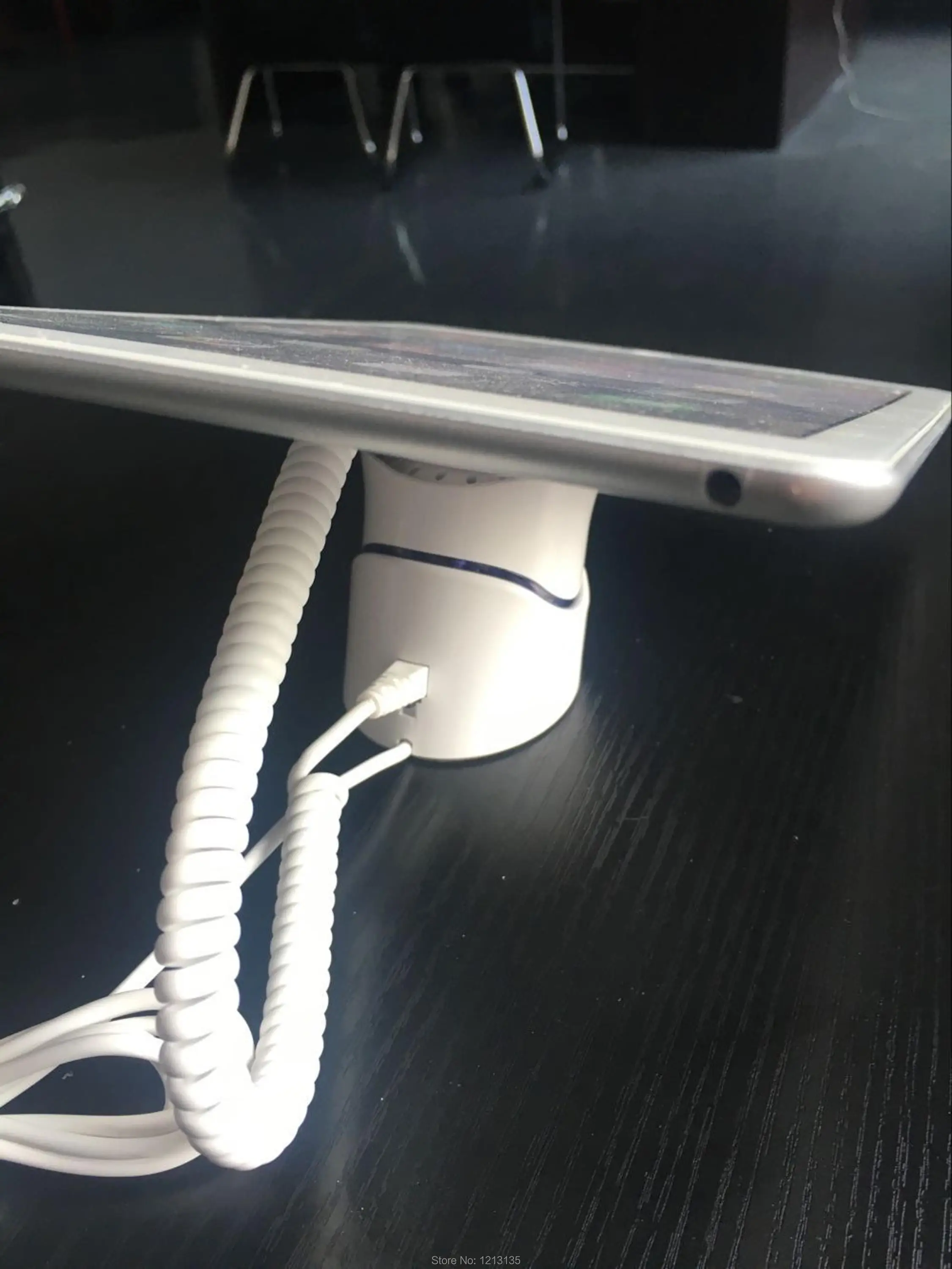 Mobile_security_alarm_display_holder_stand_for_iphone_android_phone