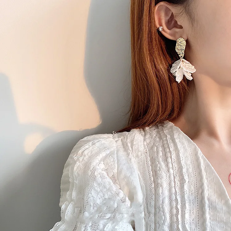 Korean White Shell Flower Petal Drop Earrings For Women 2019 New Statement pendientes Trendy Jewelry - Image 4