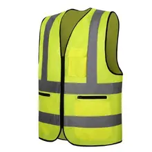 Светоотражающий жилет с карманами на молнии