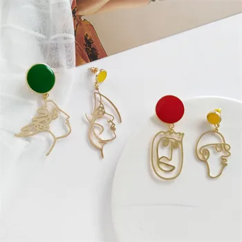 

Fashion Golden metal face tassel earrings female irregular polygon classic stud earrings for woman Asymmetric geometry earrings