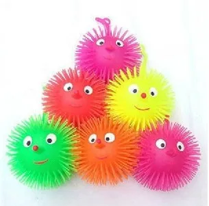 мячи с рожицами для детей. массажный мяч. резиновые игрушки для детей. резиновый шарик игрушка. мяч массажный с шипами.