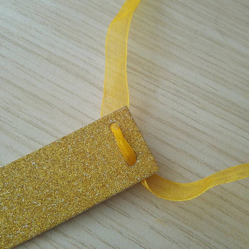 gold ribbon