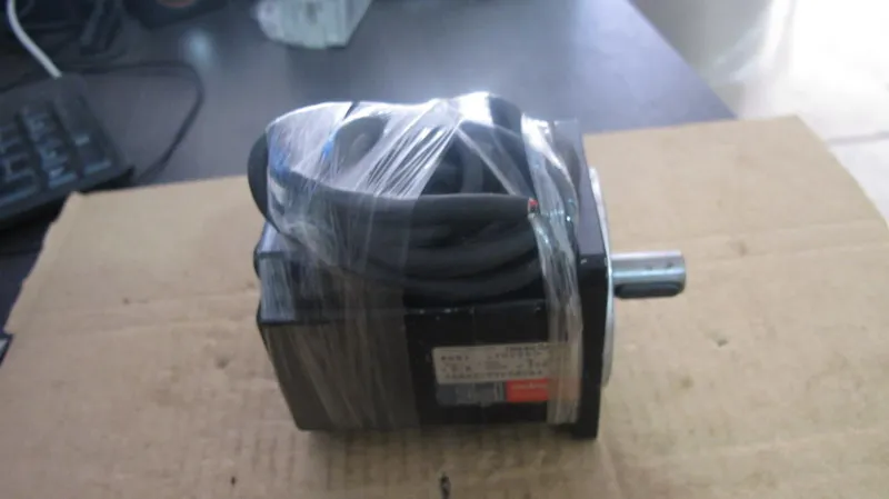 

Used servomotor P50B07020DXS50 Almost new warranty for three months