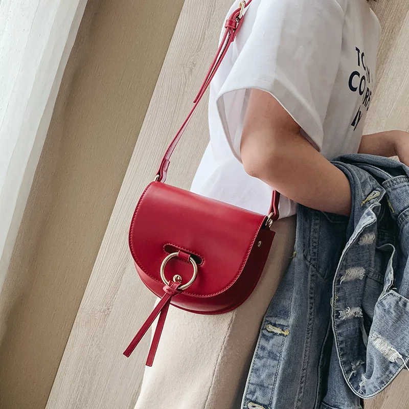 القوس Crossbody أكياس للمرأة 2019 بلون بو حقائب يد جلدية والمحافظ الإناث عبر الجسم حقيبة يد السيدات حقيبة جديد القوس Crossbody أكياس للمرأة 2019 بلون بو حقائب يد جلدية والمحافظ الإناث عبر الجسم حقيبة يد السيدات حقيبة جديد