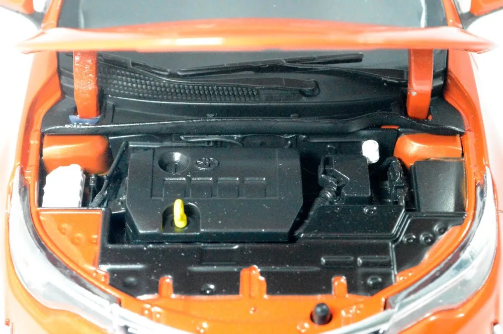 Toyota-Levin-2017-Orange-08