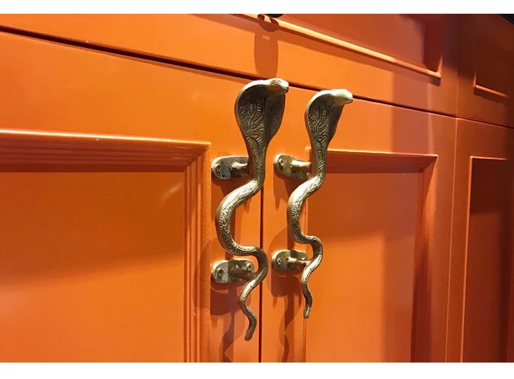 Puxador de porta de armário cobra de