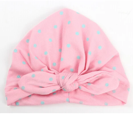 Хлопковые полосатые шапочки с бантом для новорожденных девочек; шапка принцессы для маленьких девочек; удобные шапки в горошек для малышей; шапки с черепами - Цвет: Розовый