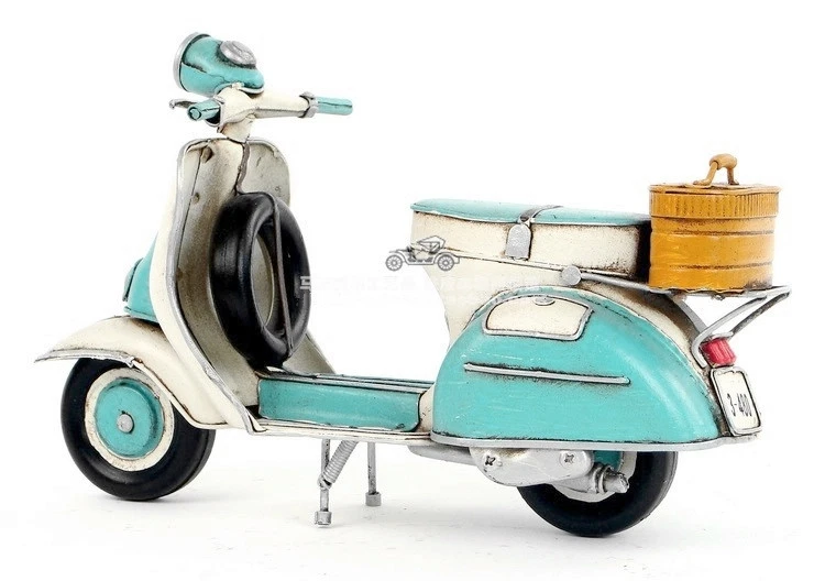 RETRO VINTAGE STYLE LIGHT BLUE VESPA SCOOTER METAL TIN MODEL ORNAMENT NEW BOXED