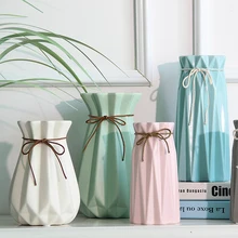 Nordic American Minimalist Modern Home Decoration Crafts Ceramic Vase Model Figurines Livingroom Cafe Desktop Porcelain Ornament