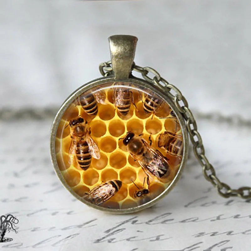 

JEPHNE Honey Bee Necklace Save the Bees Jewelry Glass Dome Cabcohon Charm Pendant Necklace Fashion Jewelry Gifts for Women Men