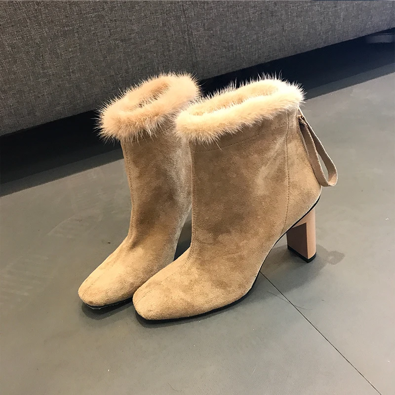 sneaker boot with fur