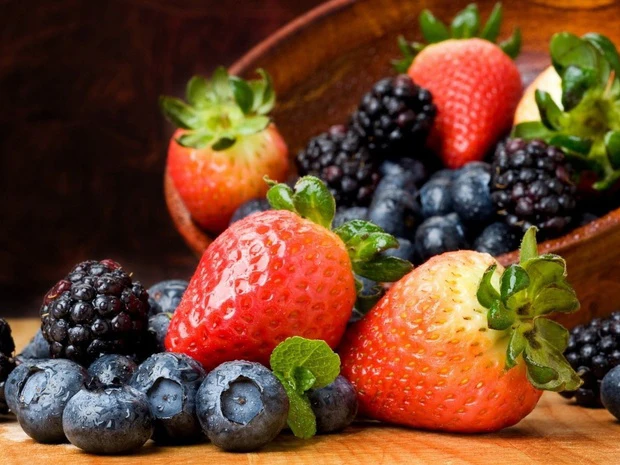 лесные ягоды. летние ягоды. картины по номерам фрукты ягоды. летние ягоды. клубника малина черника.