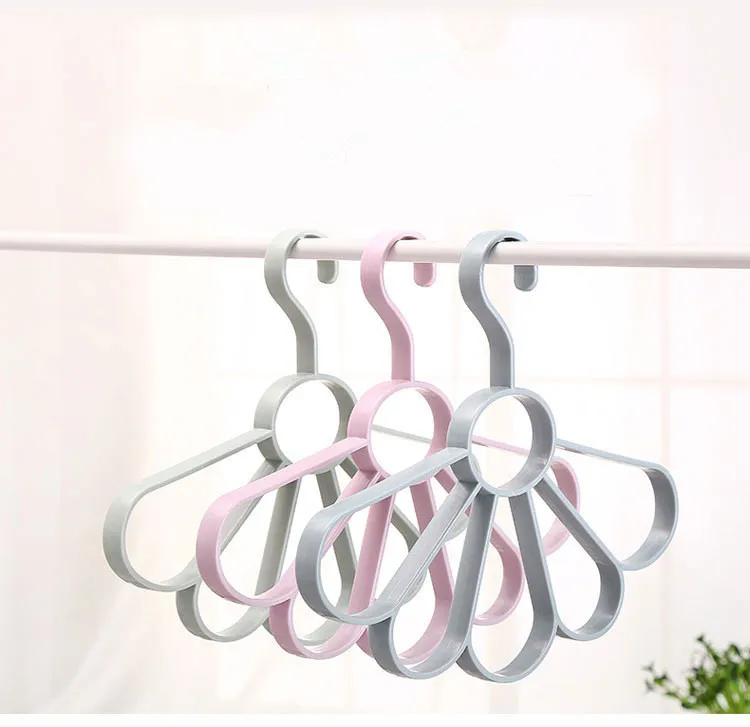 1PC New Fashion Nordic Wind Fan Scarf Scarf Hanger Frame Petal Multifunctional Tie Belt Storage