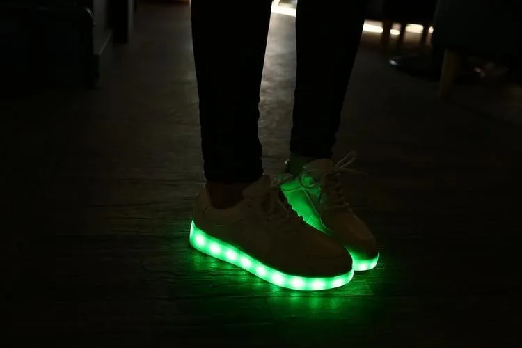7 цветов светящаяся обувь с led подсветкой Для мужчин Для женщин Мода USB перезаряжаемые светодиодные светящиеся; обувь с подсветкой для взрослых; повседневная обувь размеры: 35–46