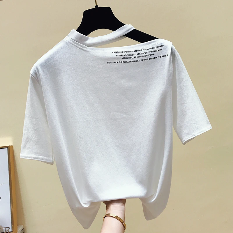 

T shirt with neck and shoulder hanging letters