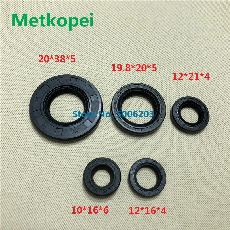YBR125 engine oil seal (1)