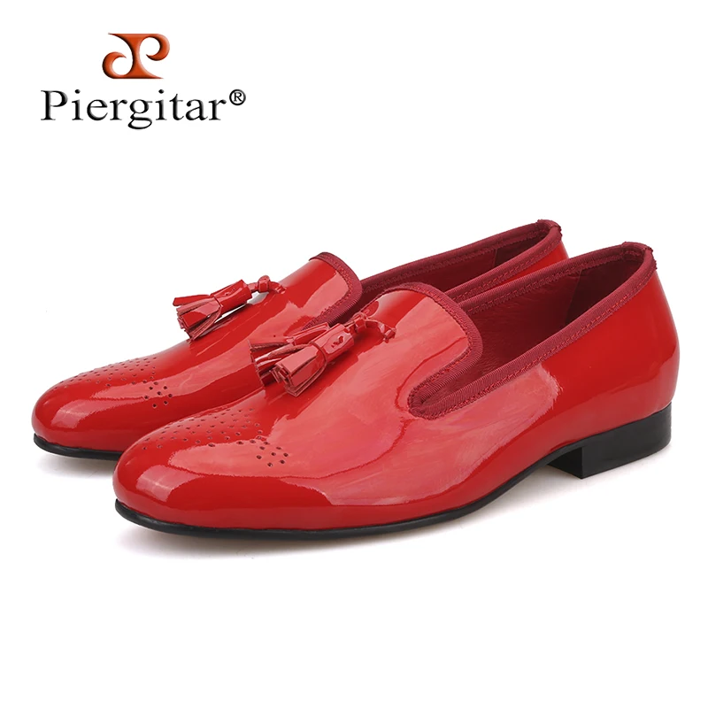 

Piergitar 2018 Two colors Patent Leather Men Dress Shoes Handmade Tassel men's loafers Party and wedding men shoes plus size