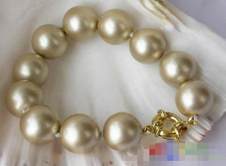 

0720 GOLD ROUND SOUTH SEA SHELL PEARL BRACELET