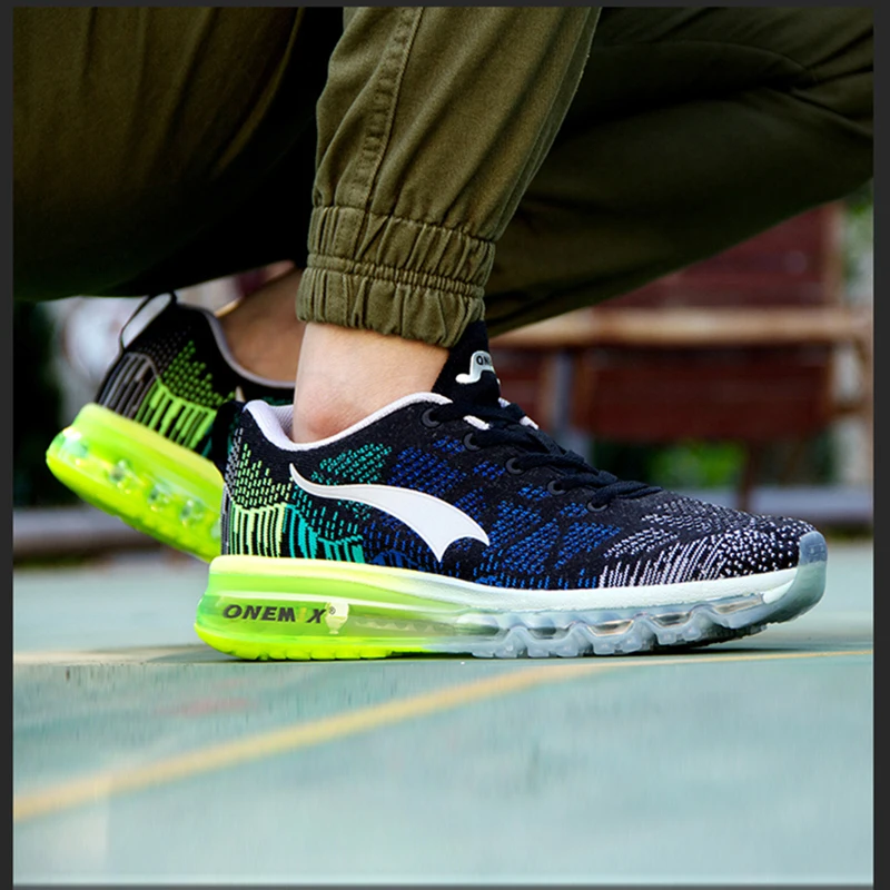 ONEMIX, амортизирующая Мужская обувь для бега, крутой светильник, дышащая Спортивная обувь для мужчин, кроссовки для бега на открытом воздухе, прогулочная обувь