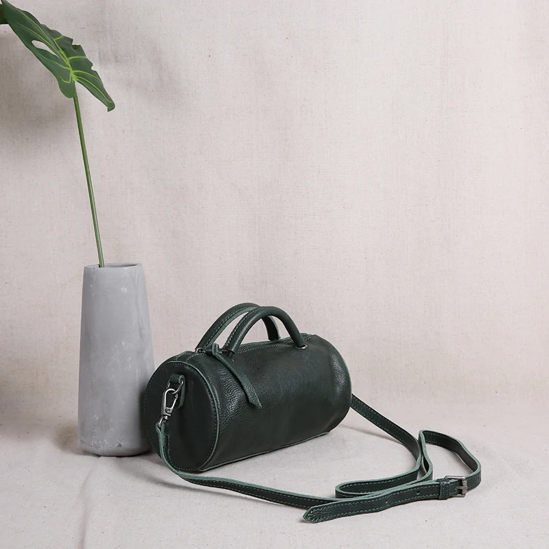 AETOO Retro leather handbags women bucket bag mini fashion shoulder bag Messenger leather round bag simple tide