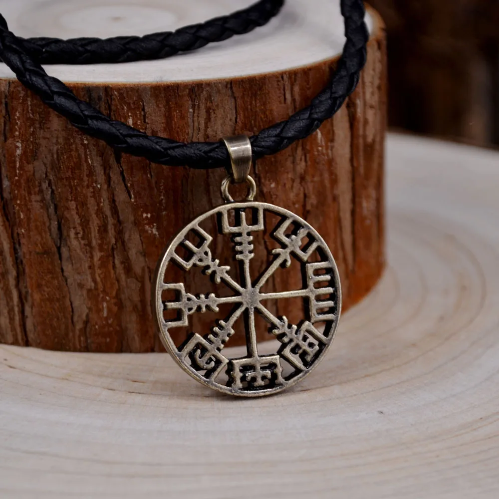 1 قطعة فايكنغ أودين رمز من نورس رونيك قلادة قلادة فايكنغ الرونية Vegvisir البوصلة قلادة