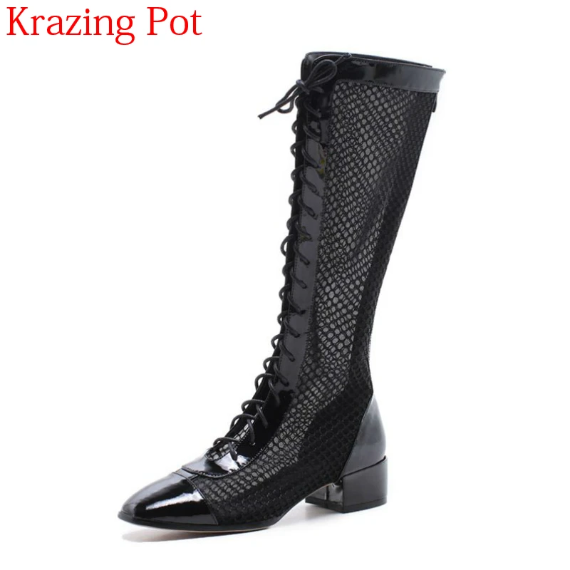

2018 High Street Gladiator Cow Leather Air Mesh Solid Summer Boots Thick Heel Runway Pointed Toe Elegant Runway Ankle Boots L97