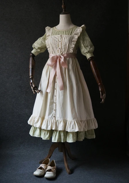 

Cinderella Princess Vintage Women's Mori Girl 2PCs Long Loose Dress Green Tea Color Bubble Sleeve Dress + Beige Maid Apron