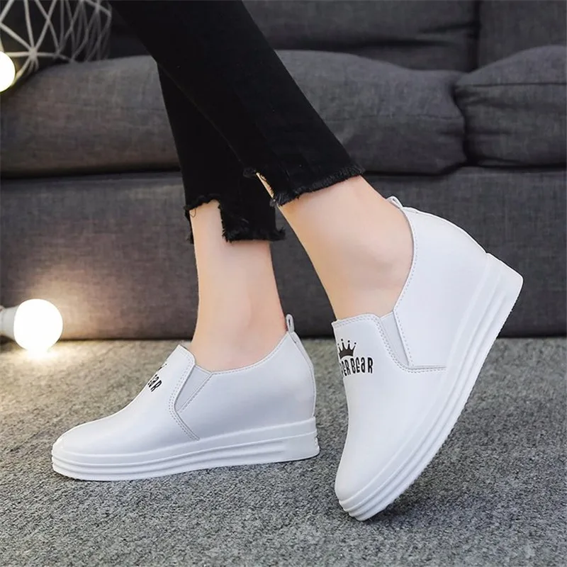 

Soft Leather Print Platform women shoes 2019 Spring Autumn Fashion Wild Increase within shoes Slip-On Casual flat female shoes