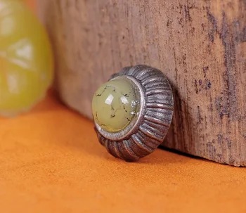 

20PC Beige Bead Cute Flower Studs Rivets Spots Conchos for Leathercraft Bag Belt