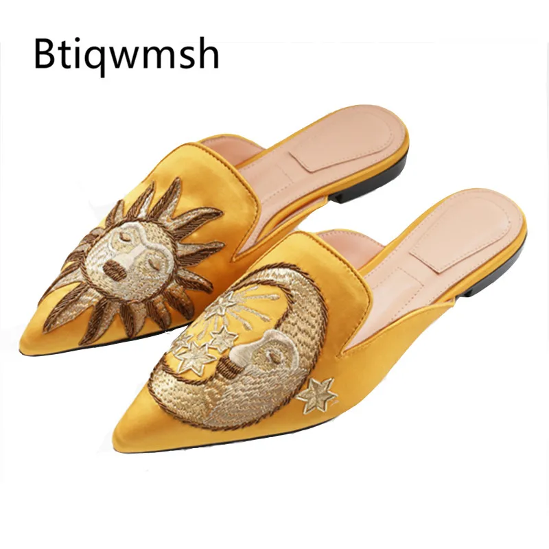 

2019 Yellow Embroidery Slippers Women Pointed Toe Sun Moon Decor Flat Shoes Woman Outside Mule Sandals Summer