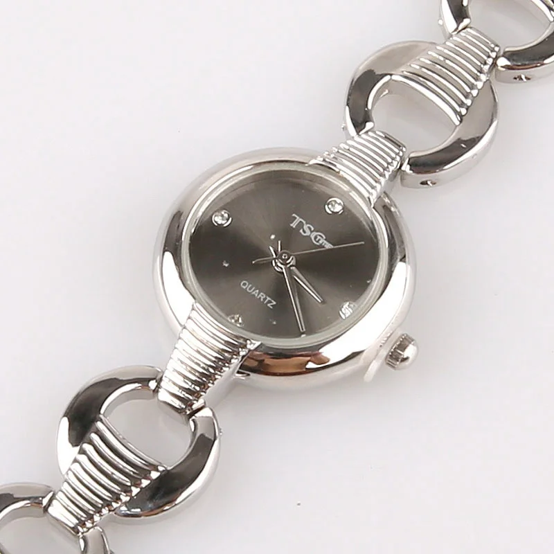

Women's Fashion Silver Popular Fashion Casual Lady Women Girl Watch Stainless Steel Bracelet Luxury Dress Quartz Wristwatch Z15S