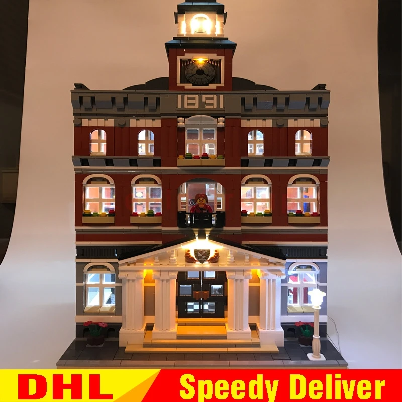 

Lepin 15003 DIY Led Light Street Town Hall Building Set City Street Blocks Model Self-Locking Bricks lepinings Toys Clone 10224