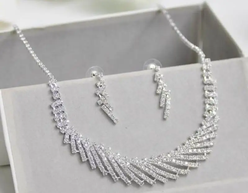 New South Korean version of the luxury earrings bridal dress