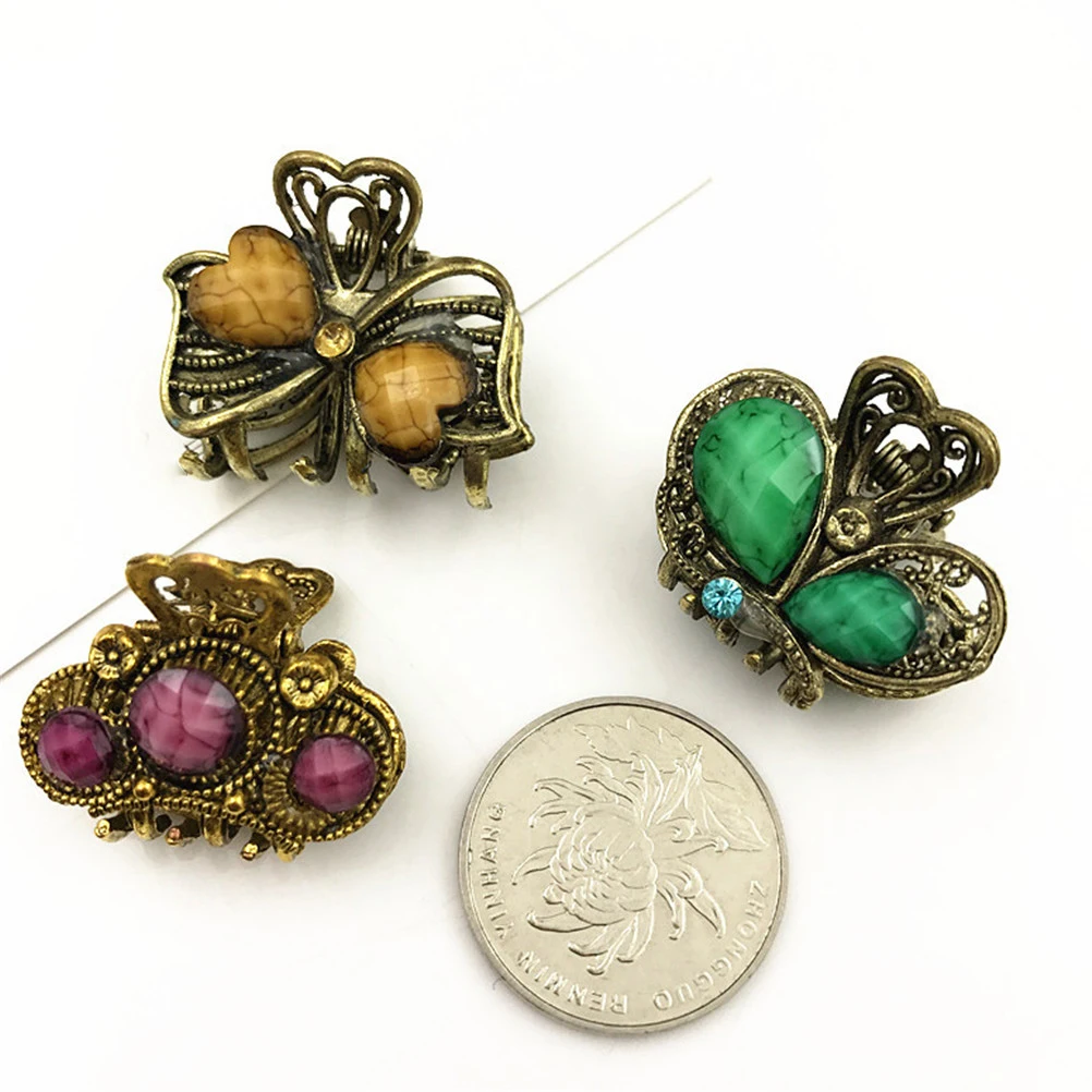 2pcs Retro Resin  Fashion Hair Accessories Mini Butterfly Crown Hair Claw Clip Hair Clips Hair Accessories Random Color