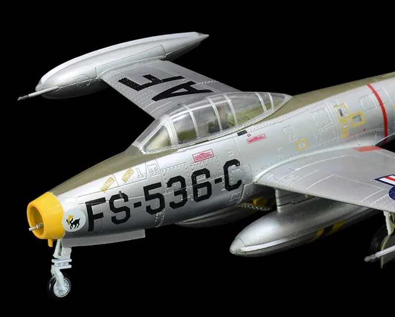 Предварительно построенный коллекционный летательный аппарат hobby 1/72, F-84 Thunderjet fighter-bomber, готовая пластиковая модель