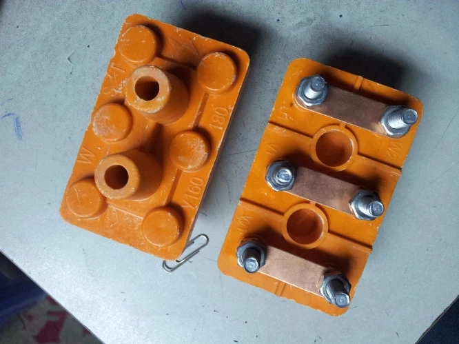 клеммный терминал для электродвигателей. колодка двигателя. клеммник электродвигателя м4. колодка клеммная вов 80 220/380в. колодка двигателя.